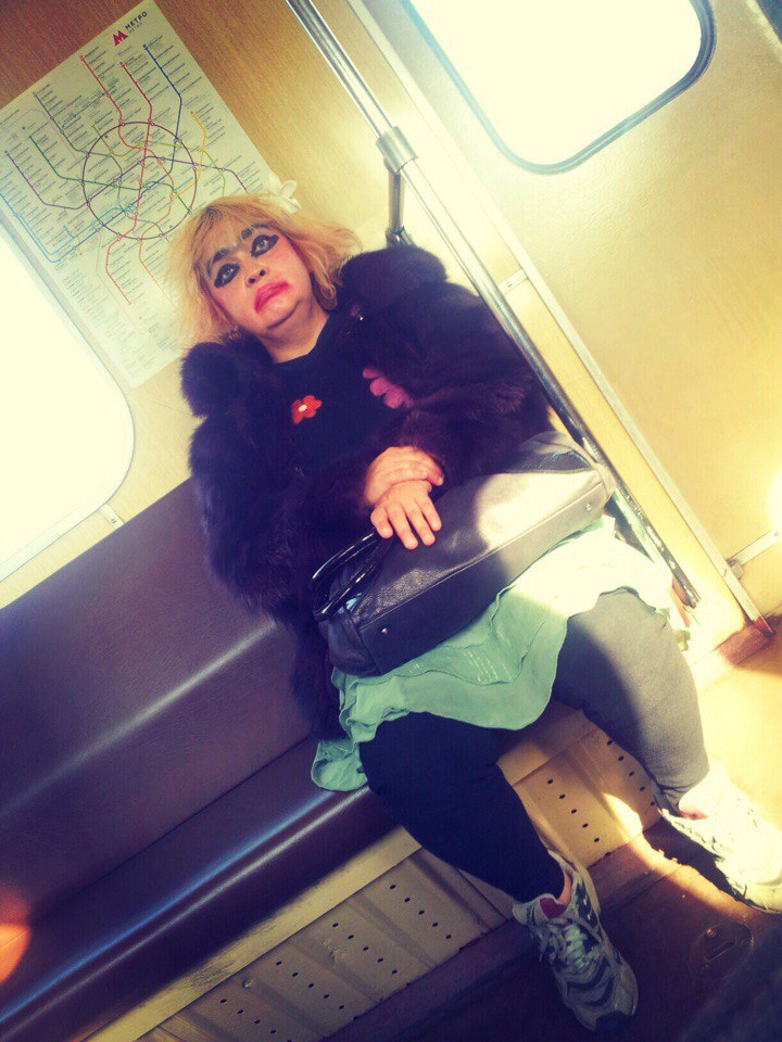 Мода, пощади или самые лихие модники российского метро мода петербургского метро, мода метро, модники в транспорте, странные пассажиры метро