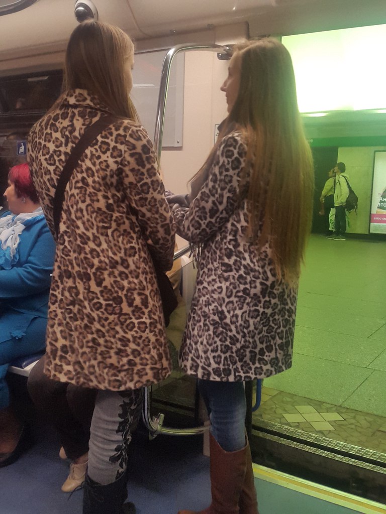 Мода, пощади или самые лихие модники российского метро мода петербургского метро, мода метро, модники в транспорте, странные пассажиры метро