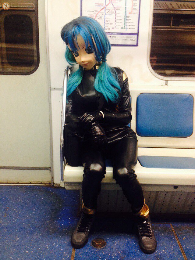 Мода, пощади или самые лихие модники российского метро мода петербургского метро, мода метро, модники в транспорте, странные пассажиры метро