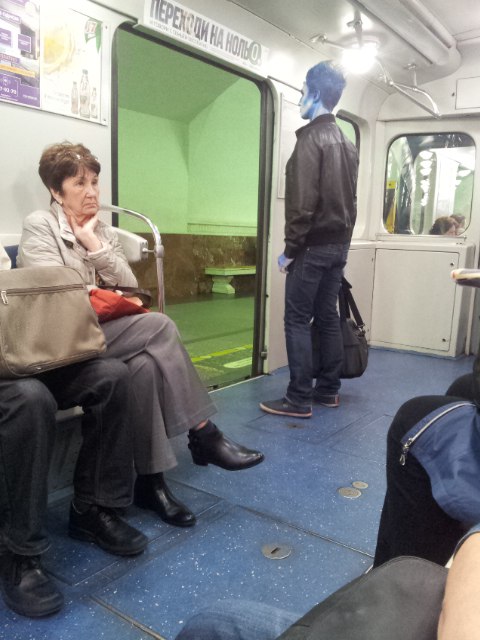 мода петербургского метро, мода метро, модники в транспорте, странные пассажиры метро 
