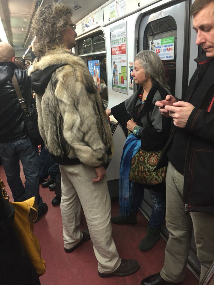 мода петербургского метро, мода метро, модники в транспорте, странные пассажиры метро 