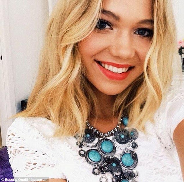 Соцсети это не реальная жизнь, Эссена О'Нил, Essena O'Neill, рассказала правду о фотогарфиях instagram