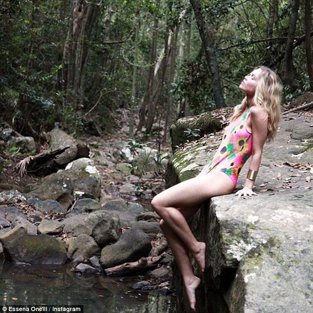 Соцсети это не реальная жизнь, Эссена О'Нил, Essena O'Neill, рассказала правду о фотогарфиях instagram