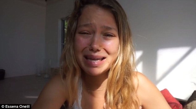 Соцсети это не реальная жизнь, Эссена О'Нил, Essena O'Neill, рассказала правду о фотогарфиях instagram