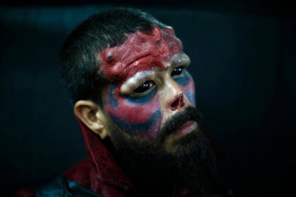 Генри Дэймон, Henry Damon, Генри Дэймон Красный Череп, парень превратил себя в Красного Черепа, бодимодификации Красный Череп