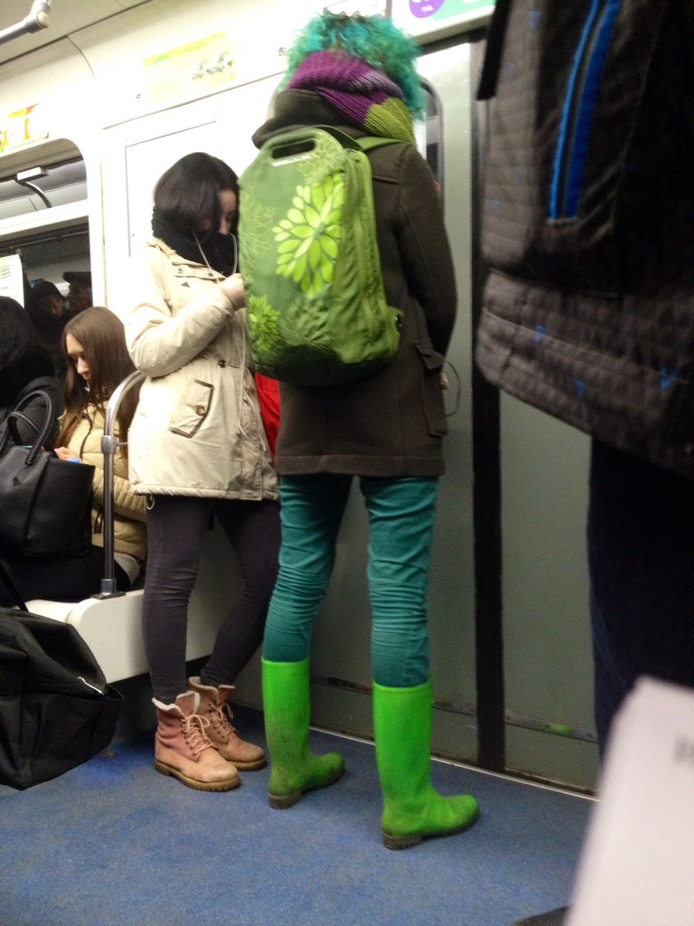 Отчаянные модники петербургского метро модники петербургского метро, мода метро, странные пассажиры метро