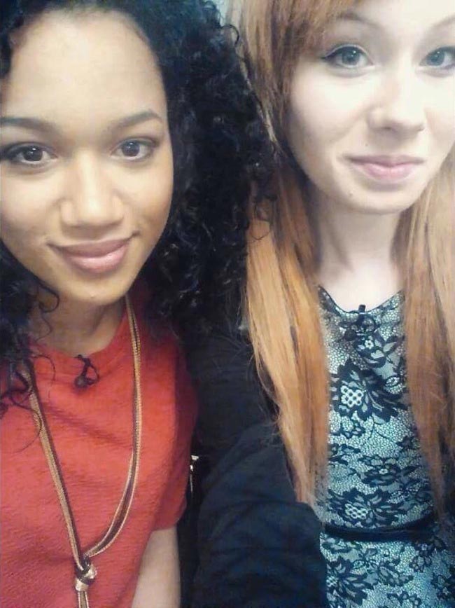 Во внешности этих девушек нет ничего общего, но тем не менее они близнецы Люси и Мария Эйлмер,Lucy and Maria Aylmer, Lucy Aylmer, Maria Aylmer, сестры близнецы разного цвета кожи, сестры близнецы разных рас,