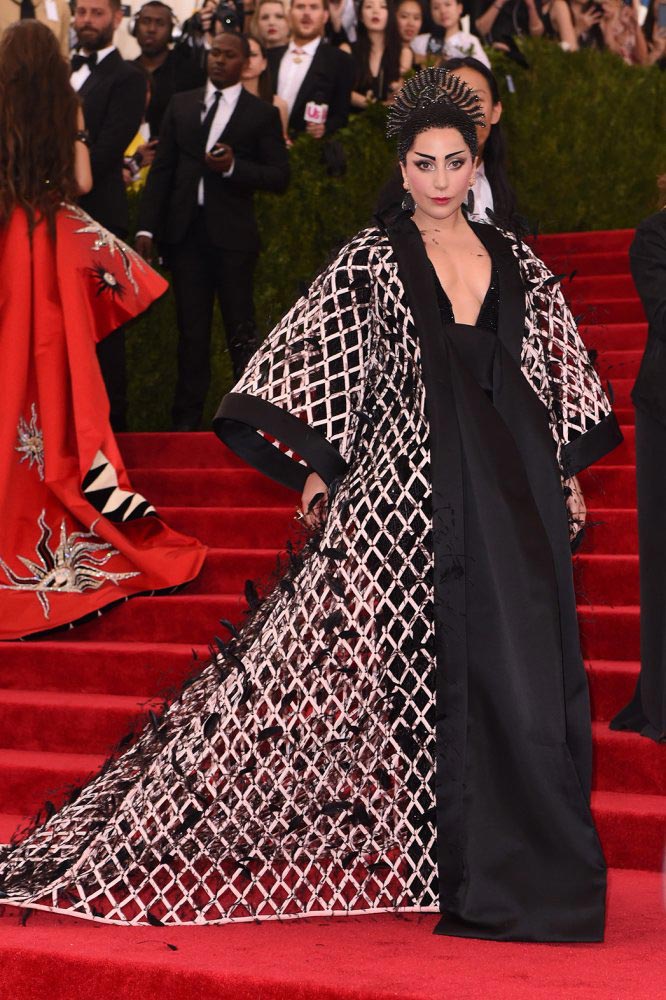 Met Gala 2015, бал Института костюма 2015, Наряды голливудских звёзд на красной ковровой дорожке Met Gala 2015