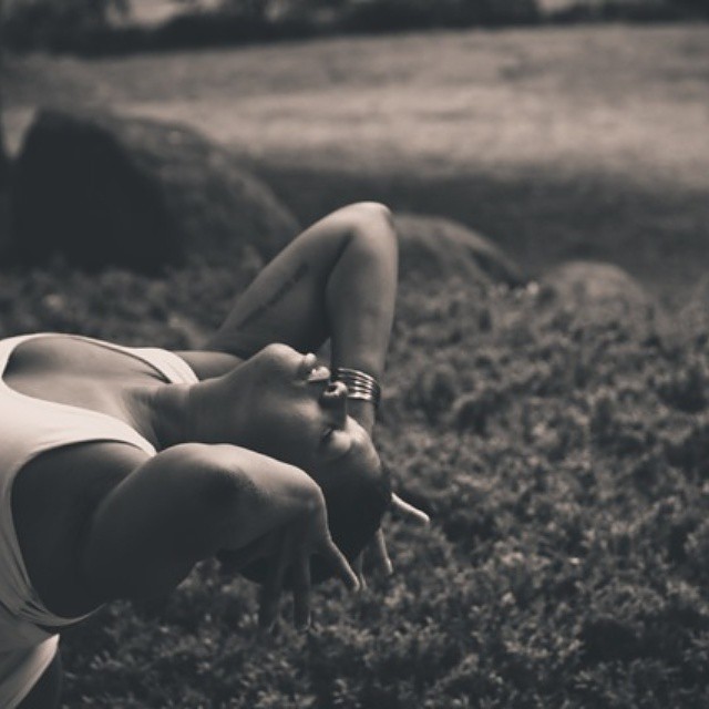 Джессамин Стэнли, Jessamyn Stanley, толстушка занимается йогой