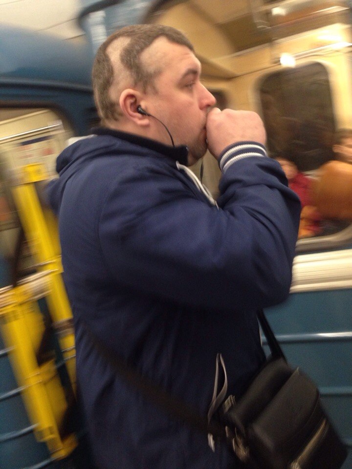мода петербургского метро, мода метро, модники в транспорте, странные пассажиры метро 