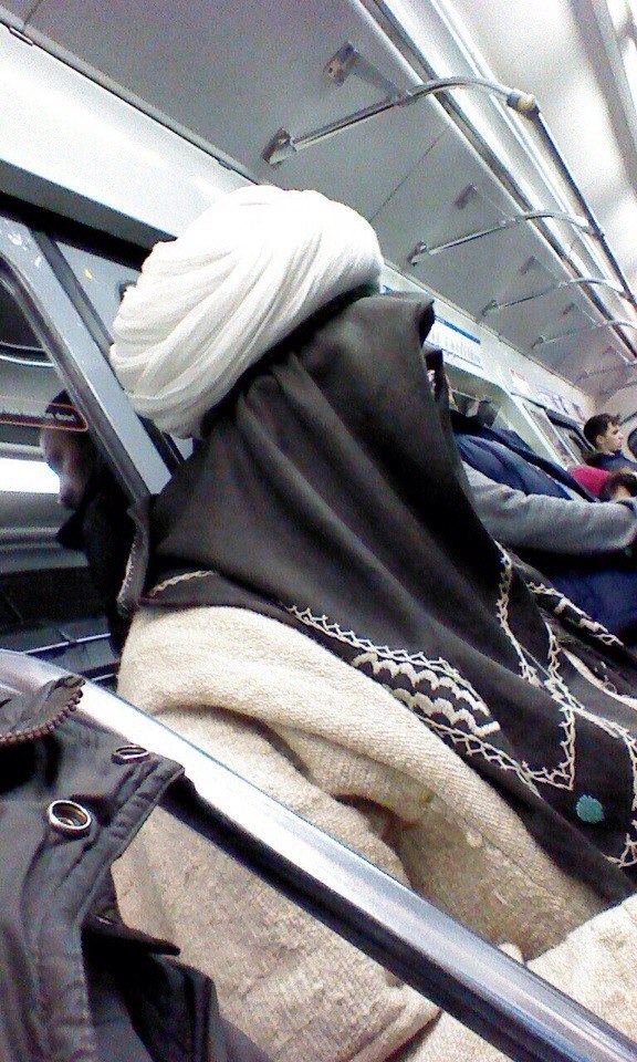 мода петербургского метро, мода метро, модники в транспорте, странные пассажиры метро 