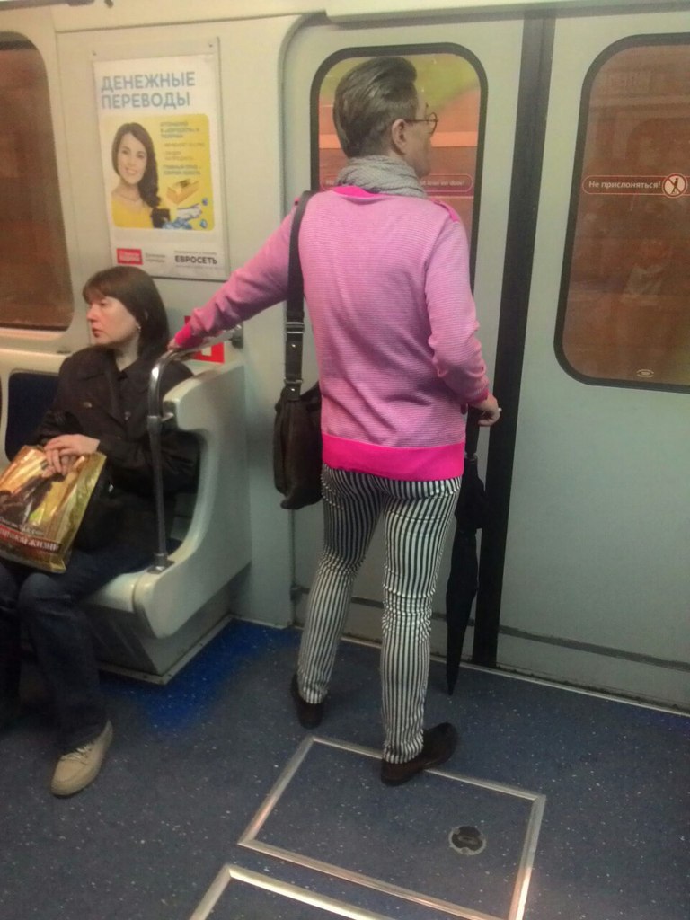 мода петербургского метро, мода метро, модники в транспорте, странные пассажиры метро 