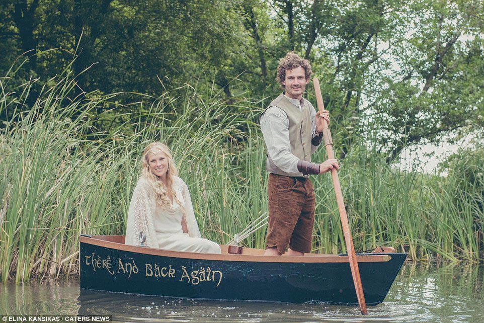 Властелин обручальных колец: 170 гостей в маскарадных костюмах на потрясающей хоббит-свадьбе в стиле Средиземья свадьба в стиле властелина колец, свадьба в стиле хоббита, властелин колец свадьба