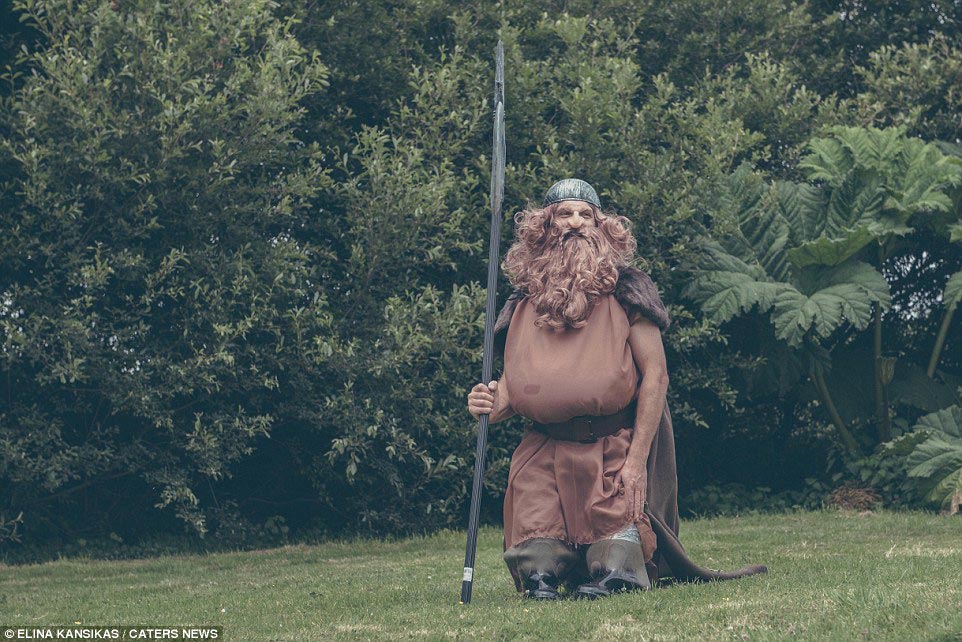 Властелин обручальных колец: 170 гостей в маскарадных костюмах на потрясающей хоббит-свадьбе в стиле Средиземья свадьба в стиле властелина колец, свадьба в стиле хоббита, властелин колец свадьба