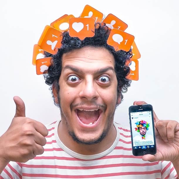 Ахмад Эль-Аби, Ahmad El-Abi, фотограф фарширует свои волосы всем что попадается ему под руку