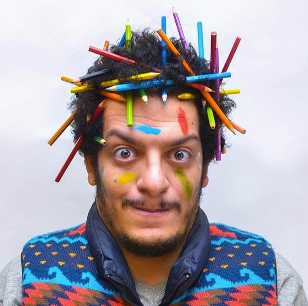 Ахмад Эль-Аби, Ahmad El-Abi, фотограф фарширует свои волосы всем что попадается ему под руку