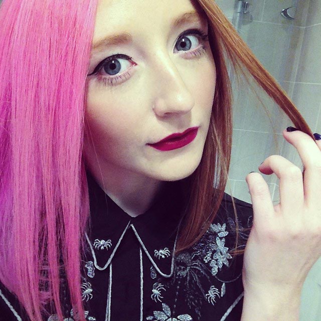 Split hair, волосы двойное корашивание, волосы окрашены наполовину, креативное окрашивание