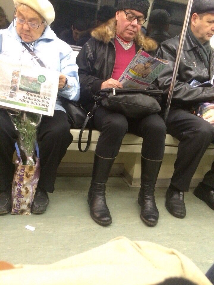мода петербургского метро, мода метро, модники в транспорте, странные пассажиры метро 