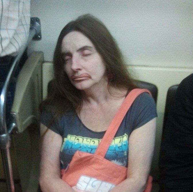 мода петербургского метро, мода метро, модники в транспорте, странные пассажиры метро 