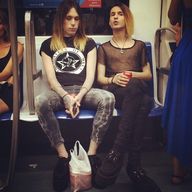 мода петербургского метро, мода метро, модники в транспорте, странные пассажиры метро 