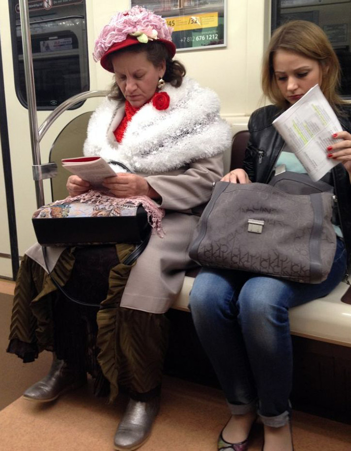 мода петербургского метро, мода метро, модники в транспорте, странные пассажиры метро 