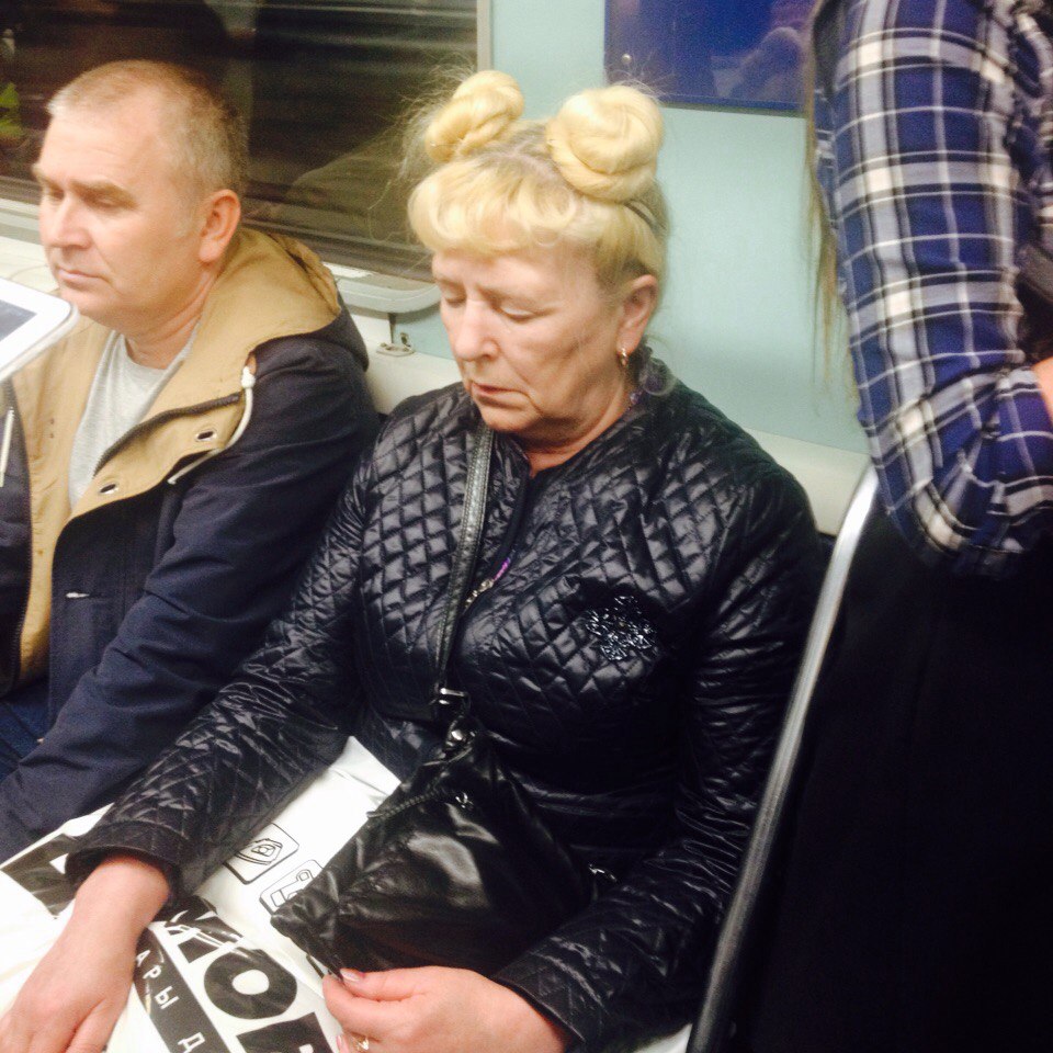 мода петербургского метро, мода метро, модники в транспорте, странные пассажиры метро 