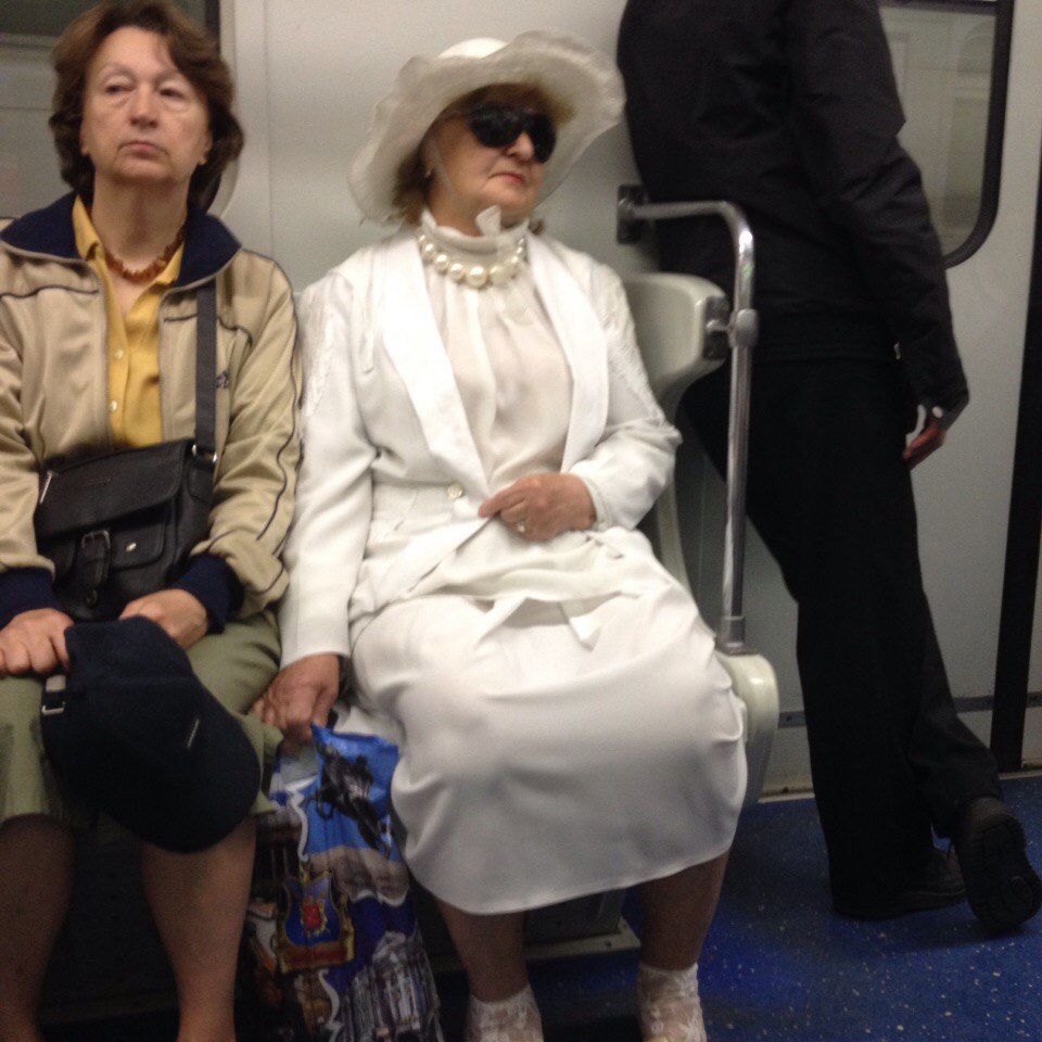 мода петербургского метро, мода метро, модники в транспорте, странные пассажиры метро 