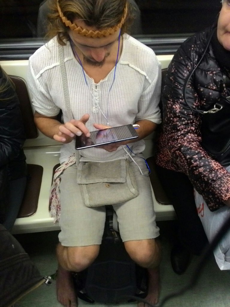 мода петербургского метро, мода метро, модники в транспорте, странные пассажиры метро 