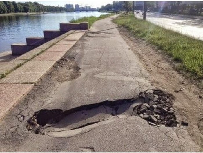 Это Россия детка,  такое бывает только в России