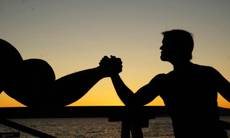 Картонные истории, Когда картон оживает,Джон Маршал,John Marshall, вырезает сценки из картона, силуэты закат картон