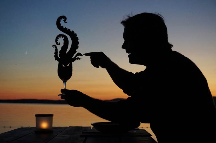 Картонные истории, Когда картон оживает,Джон Маршал,John Marshall, вырезает сценки из картона, силуэты закат картон