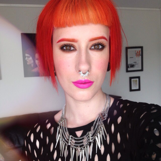 Цветные брови, радужные брови