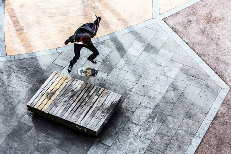 жизнь скамейки, Габор Эрднли, Gabor Erdely, снимал скамейку в течение года,  скамейка в Барселоне