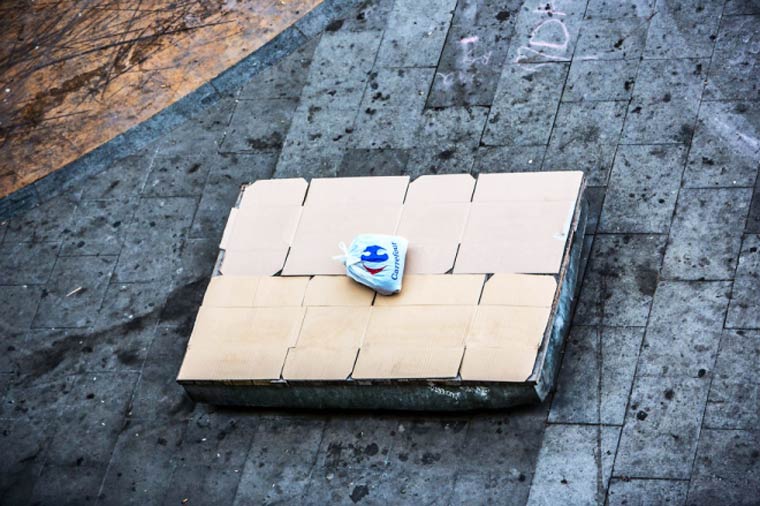 жизнь скамейки, Габор Эрднли, Gabor Erdely, снимал скамейку в течение года,  скамейка в Барселоне