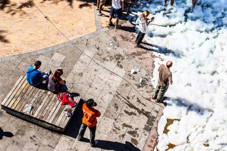 жизнь скамейки, Габор Эрднли, Gabor Erdely, снимал скамейку в течение года,  скамейка в Барселоне