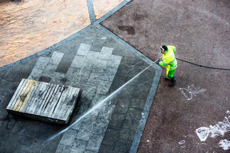 жизнь скамейки, Габор Эрднли, Gabor Erdely, снимал скамейку в течение года,  скамейка в Барселоне