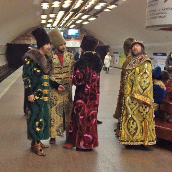 мода петербургского метро, мода метро, модники в транспорте, странные пассажиры метро 