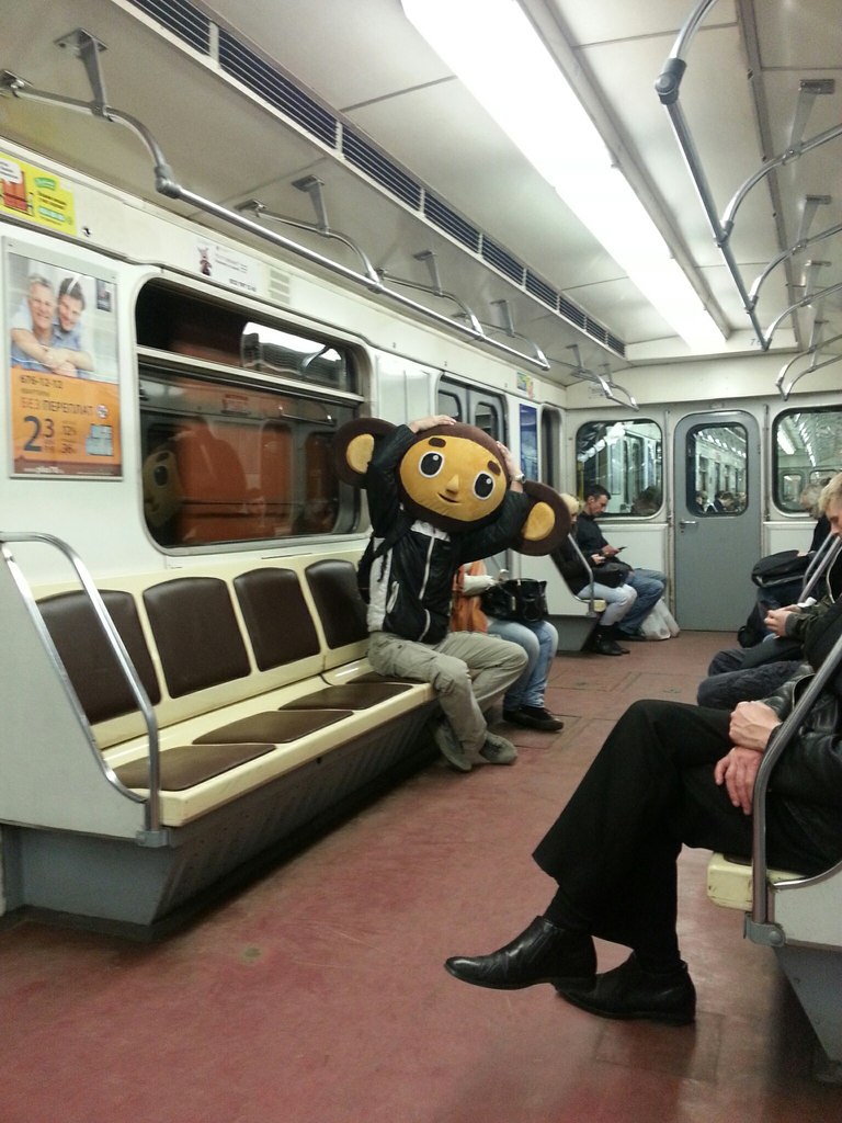 мода петербургского метро, мода метро, модники в транспорте, странные пассажиры метро 