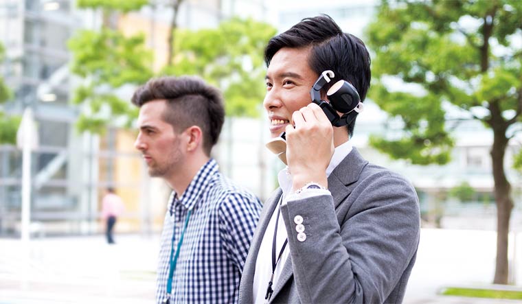 RoBoHoN, смартфон RoBoHoN, робот смартфон