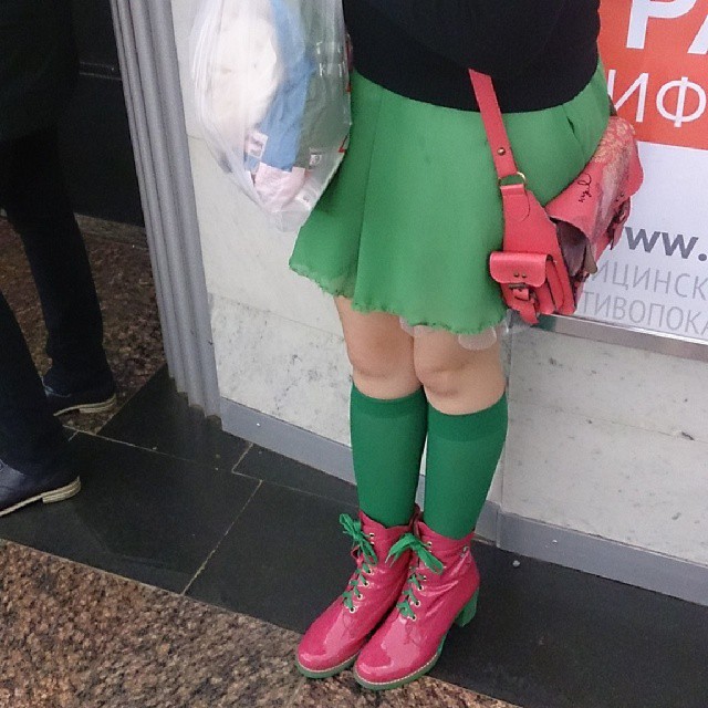 мода петербургского метро, мода метро, модники в транспорте, странные пассажиры метро 