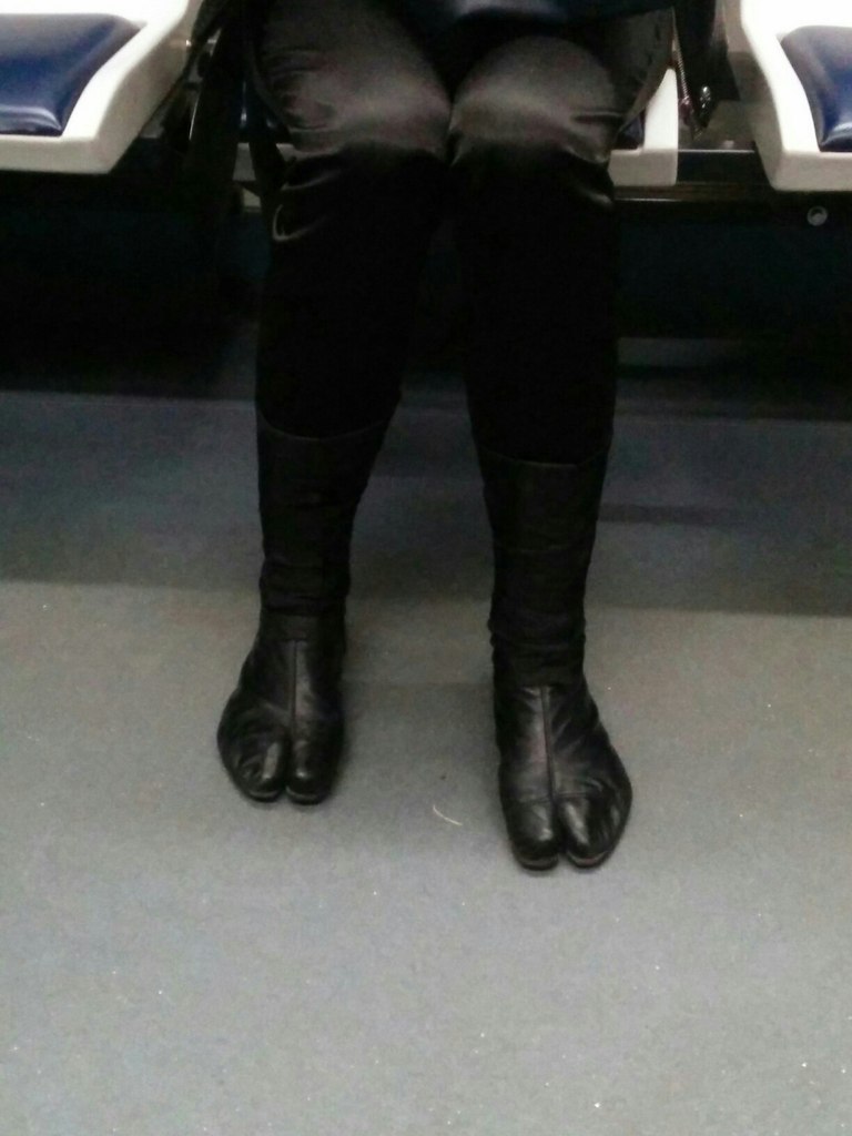 мода петербургского метро, мода метро, модники в транспорте, странные пассажиры метро 