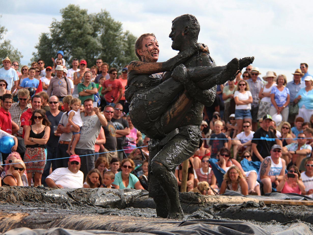 нелепые соревнования,бессмысленные соревнования