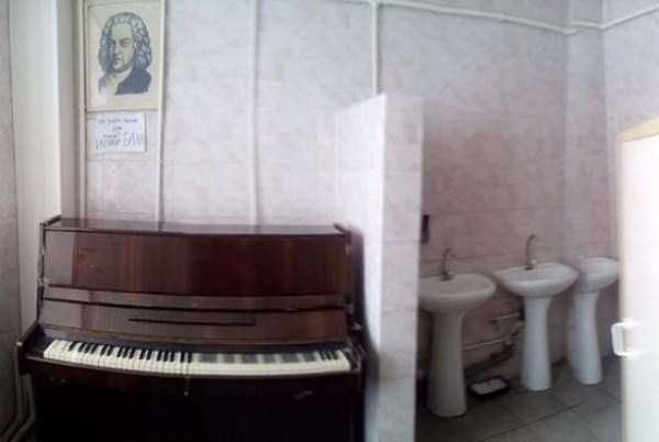 это россия детка, умом россию не понять, тем временем в России 