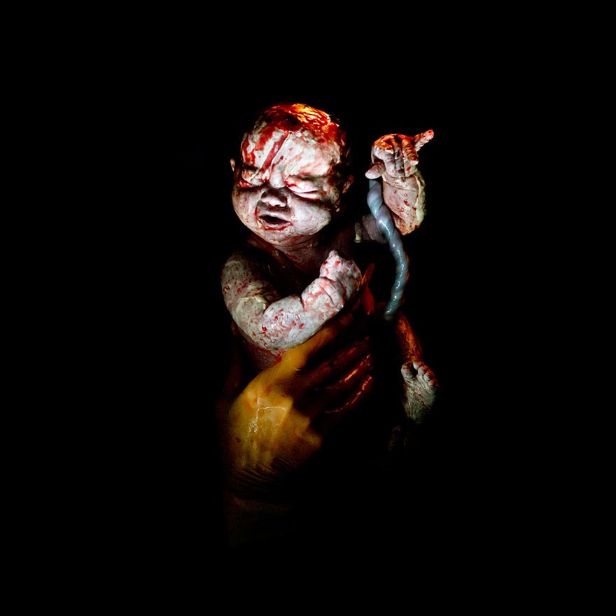 фотограф делает снимки младенцев через несколько секунд после их рождения, Кристиан Бертло, Christian Berthelot Cesar