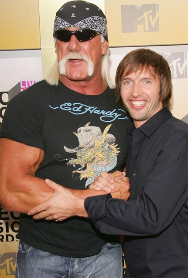 неловкие фотографии фанатов и кумиров, смешные фото фанатов с кумирами, смешные фото фанатов с знаментостями