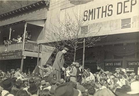 Вы потеряете дар речи, как только увидите этого человека в полный рост Роберт Уодлоу,Robert Wadlow, самый высоки человек в истории, рост самого высокого человека в истории,