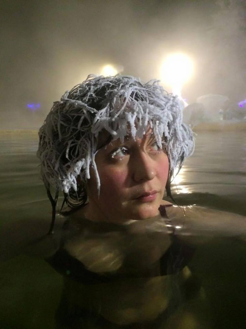 конкурс замерзших причесок, конкурс замерзших волос, замерзшие прически горячие источники Тахини