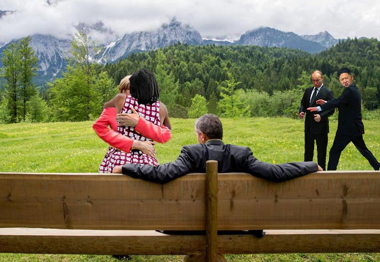 Барак Обама и Ангела Меркель на съезде большой семерки, Барак Обама и Ангела Меркель G7, мемы на фото Барак Обама и Ангела Меркель