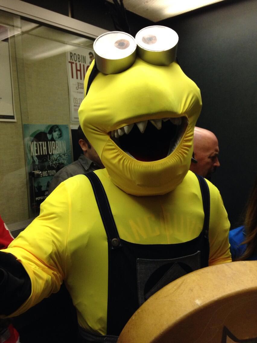 везде миньоны, миньоны продукция, миньоны поработили человечество