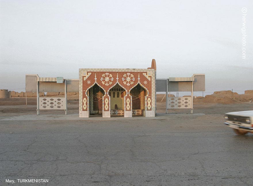 Советский психодел, футуристические автобусные остановк, остановки из СССР,  Кристофер Хервиг, Christopher Herwig